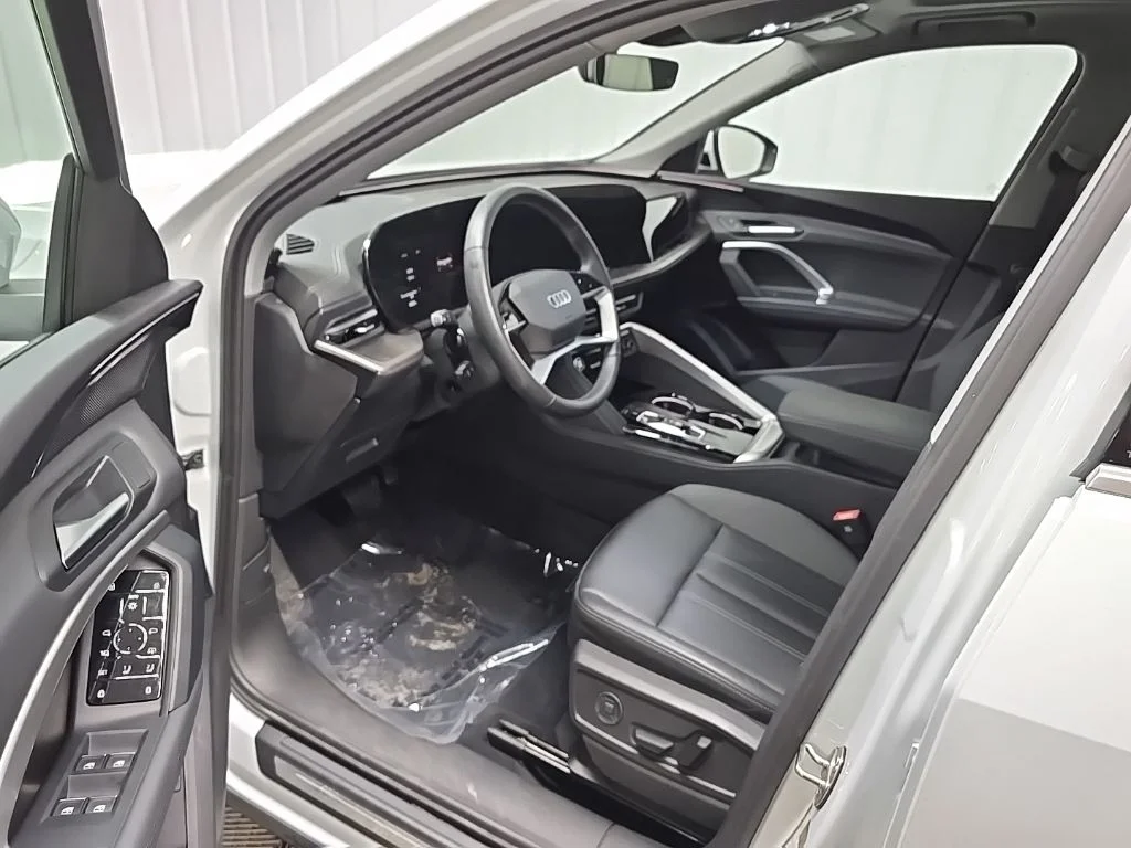 Used 2025 White Audi 2.0T Premium image 28