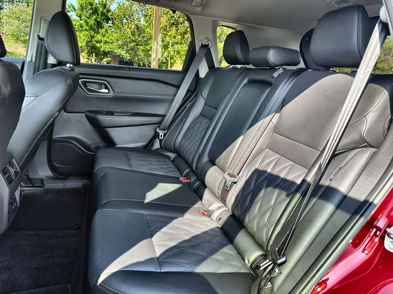 Used 2025 Red Nissan Platinum FWD image 20