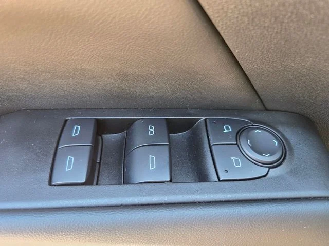 Used 2025 White GMC Elevation image 37