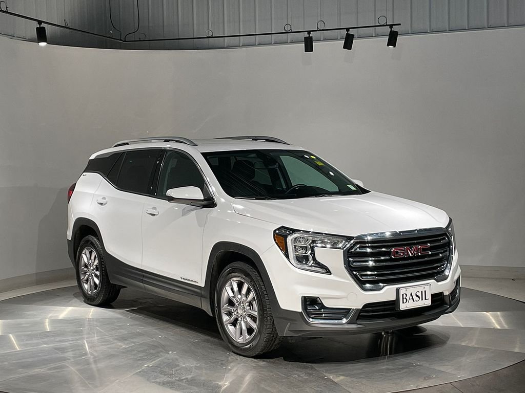 Used 2022 White GMC SLT image 40
