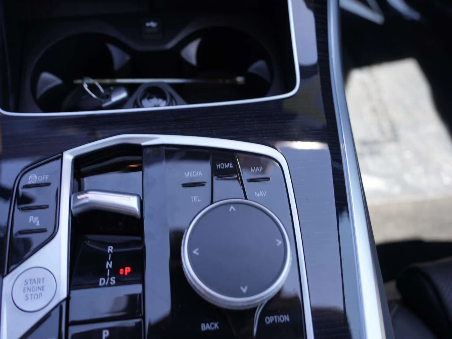 New 2026 Alpine White BMW sDrive40i image 23