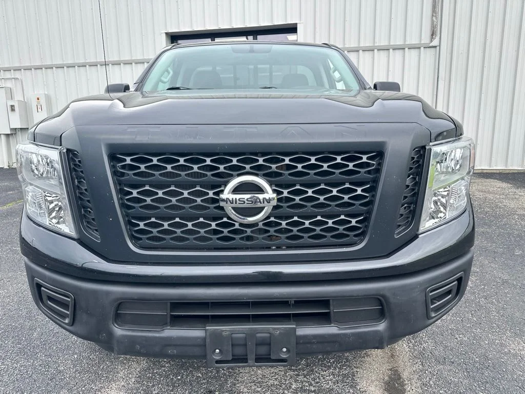 Used 2018 Black Nissan S image 13