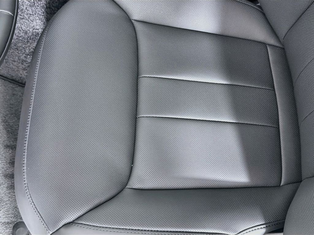 New 2026 Fuji White Land Rover SE 7 Seats image 20