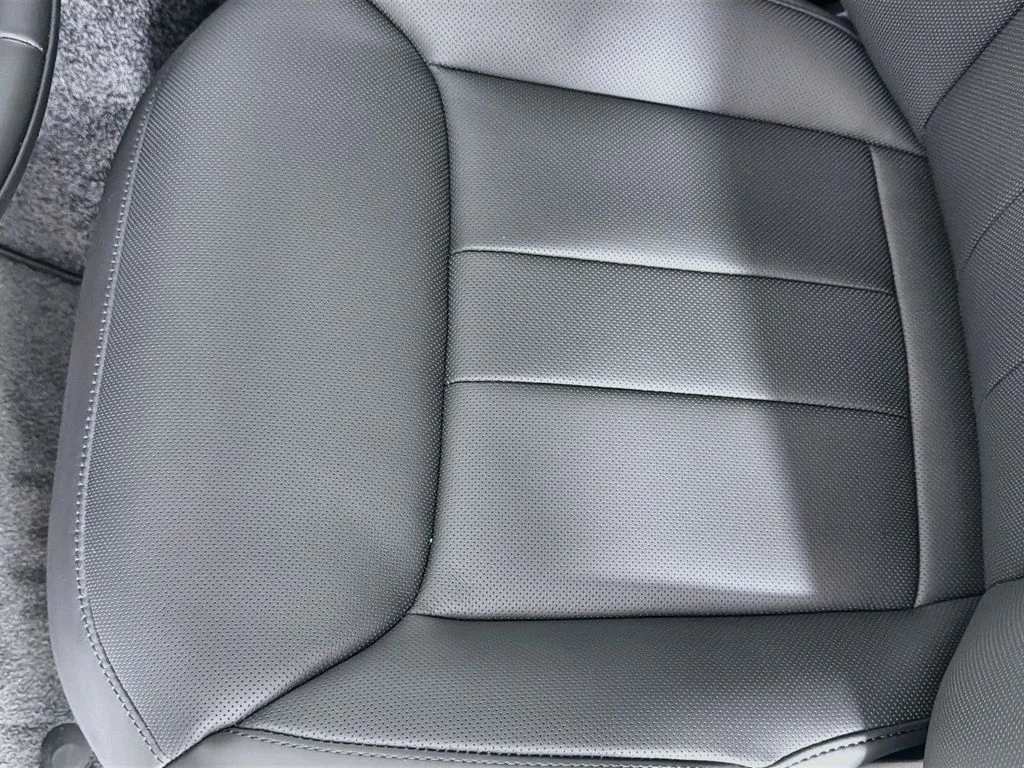 New 2026 Fuji White Land Rover SE 7 Seats image 20