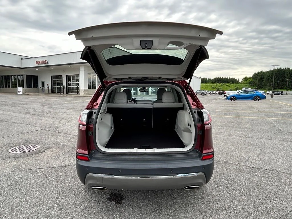 Used 2019 Red Jeep Limited image 43