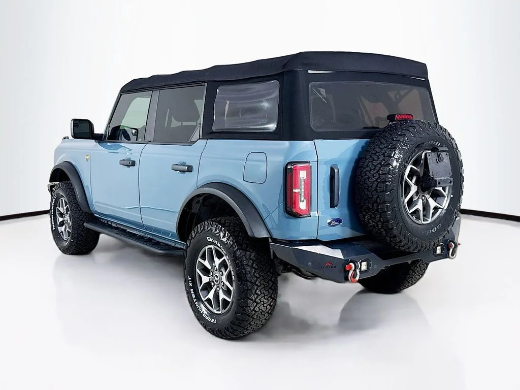Used 2022 Gray Ford Badlands image 5