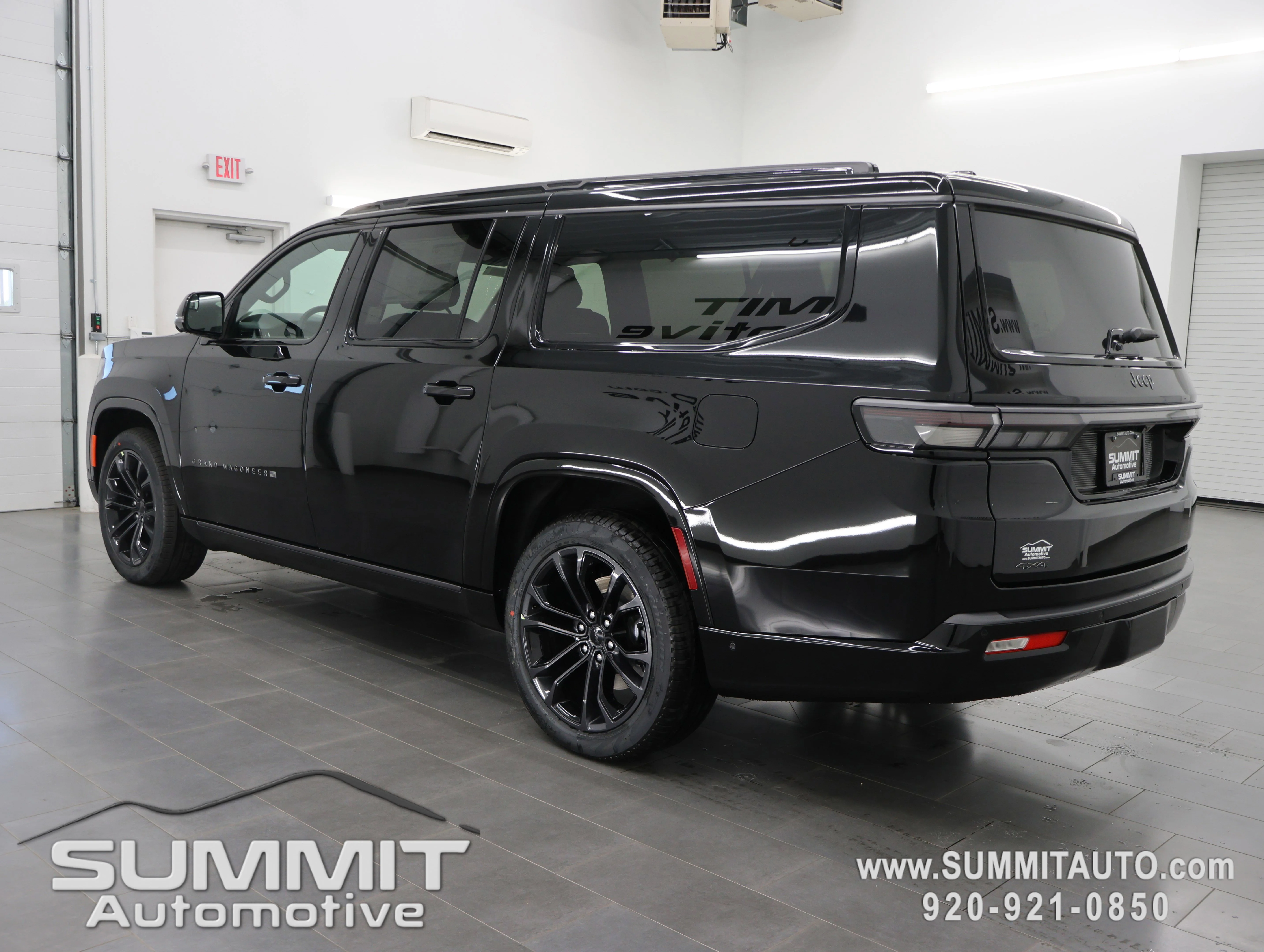 New 2026 High Gloss Black Exterior Paint Jeep Summit Obsidian image 5