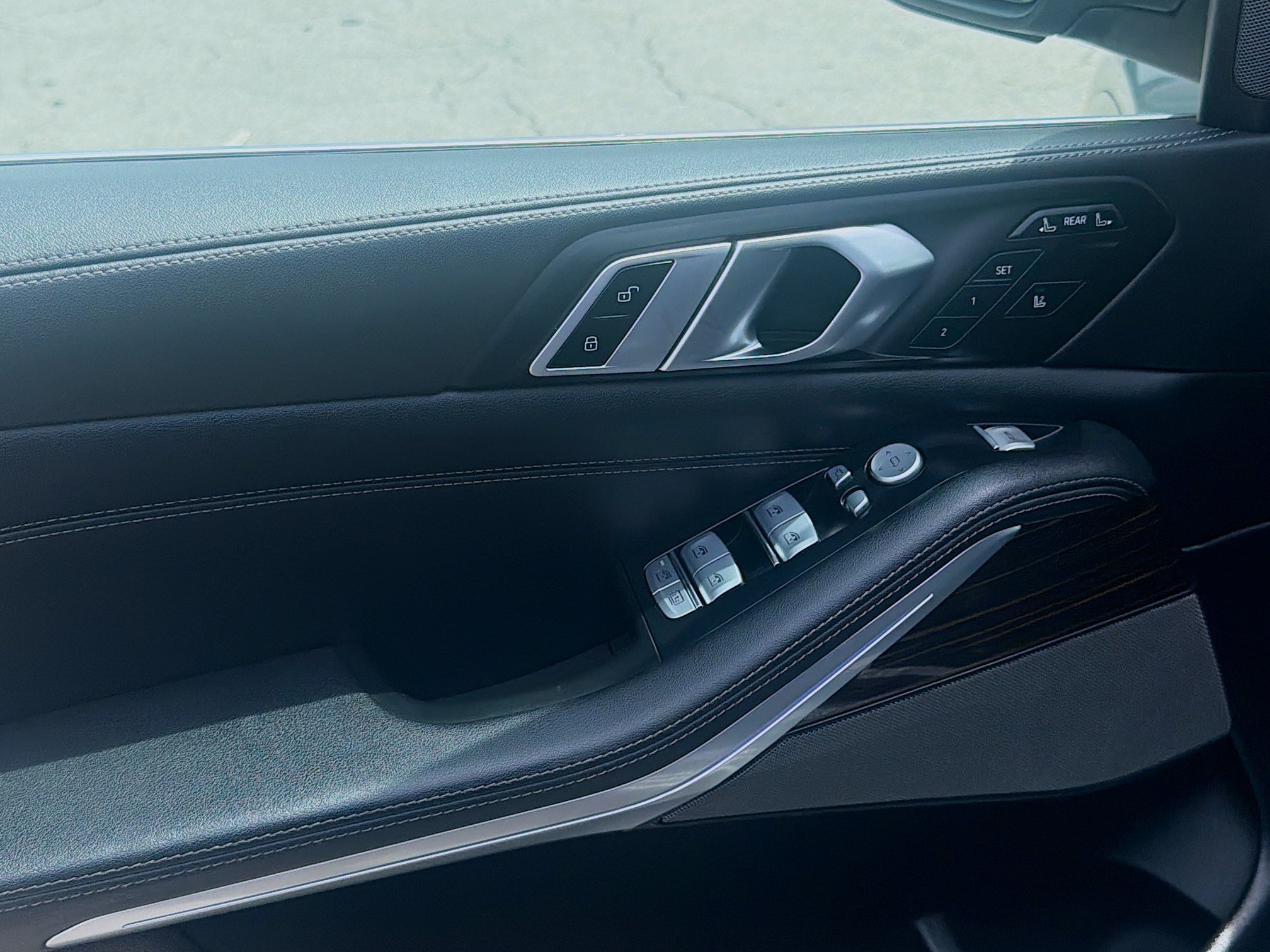2024 BMW X7 40i - Photo 17
