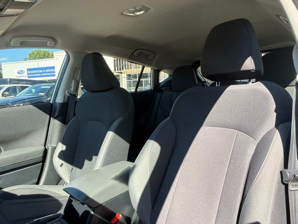 Used 2024 White Subaru Base image 20