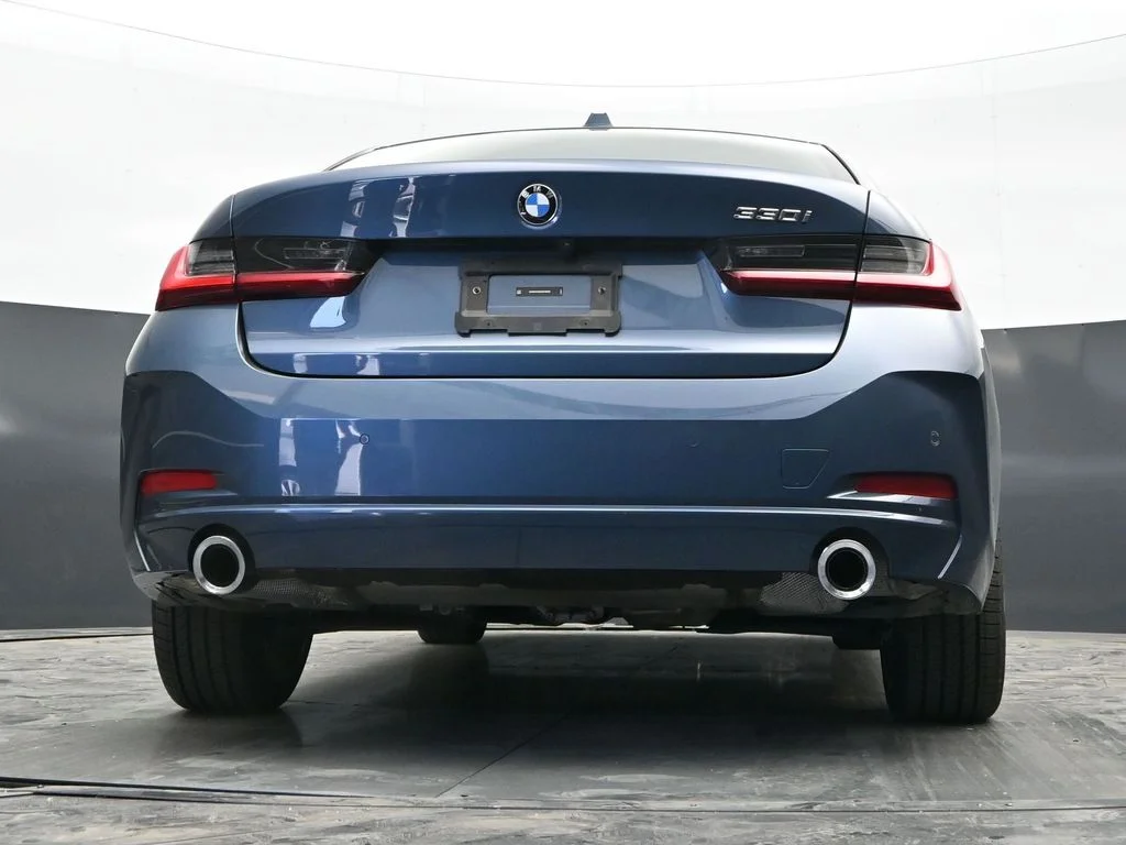 2025 BMW 3 Series 330i - Photo 25