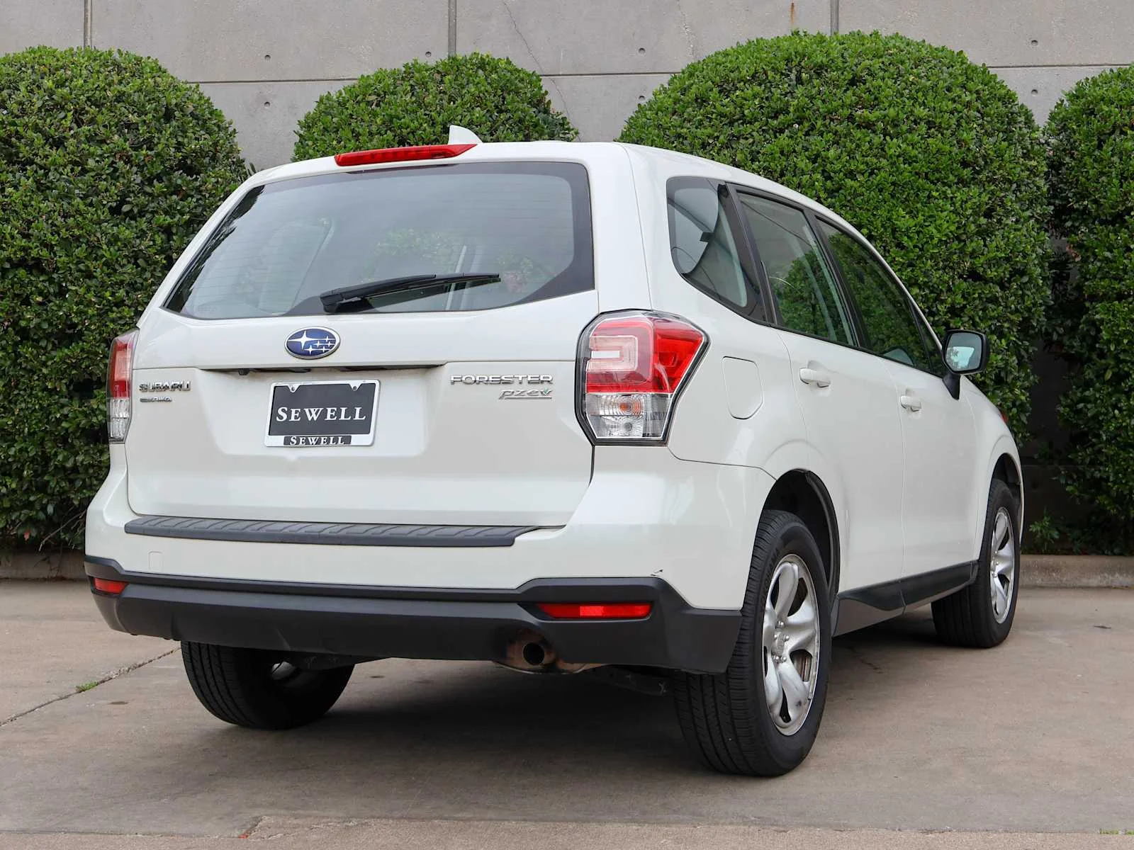 Used 2017 Crystal White Pearl Subaru  image 8