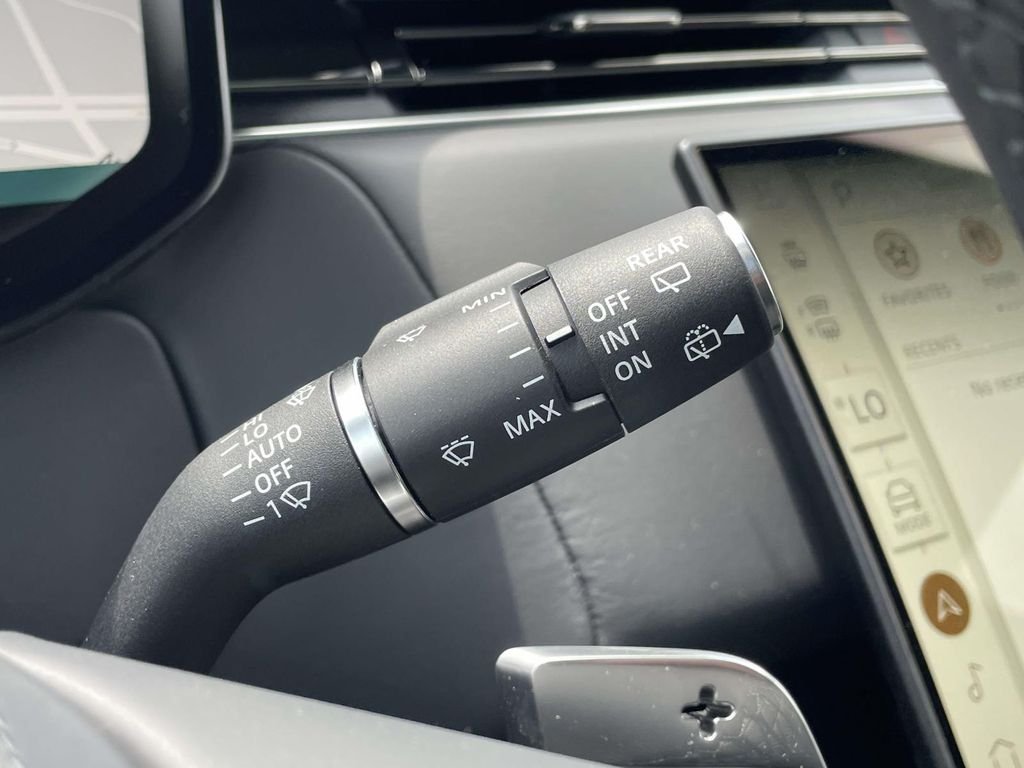 New 2026 Borasco Grey Land Rover SE image 38