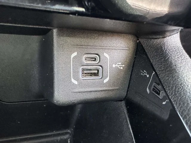 Used 2023 White Jeep Limited image 33