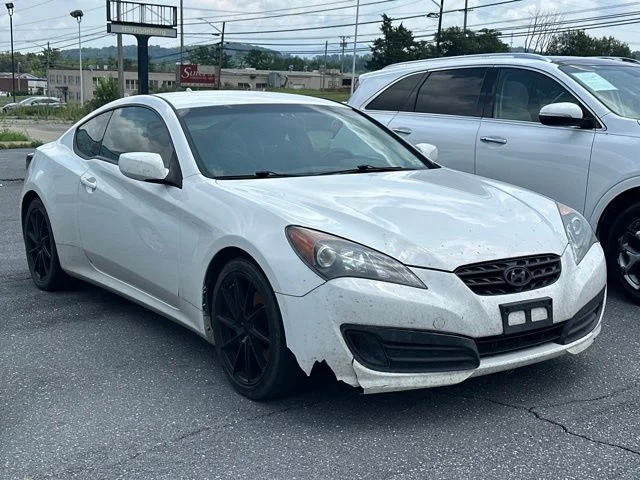 Used 2012 White Hyundai 2.0T image 1