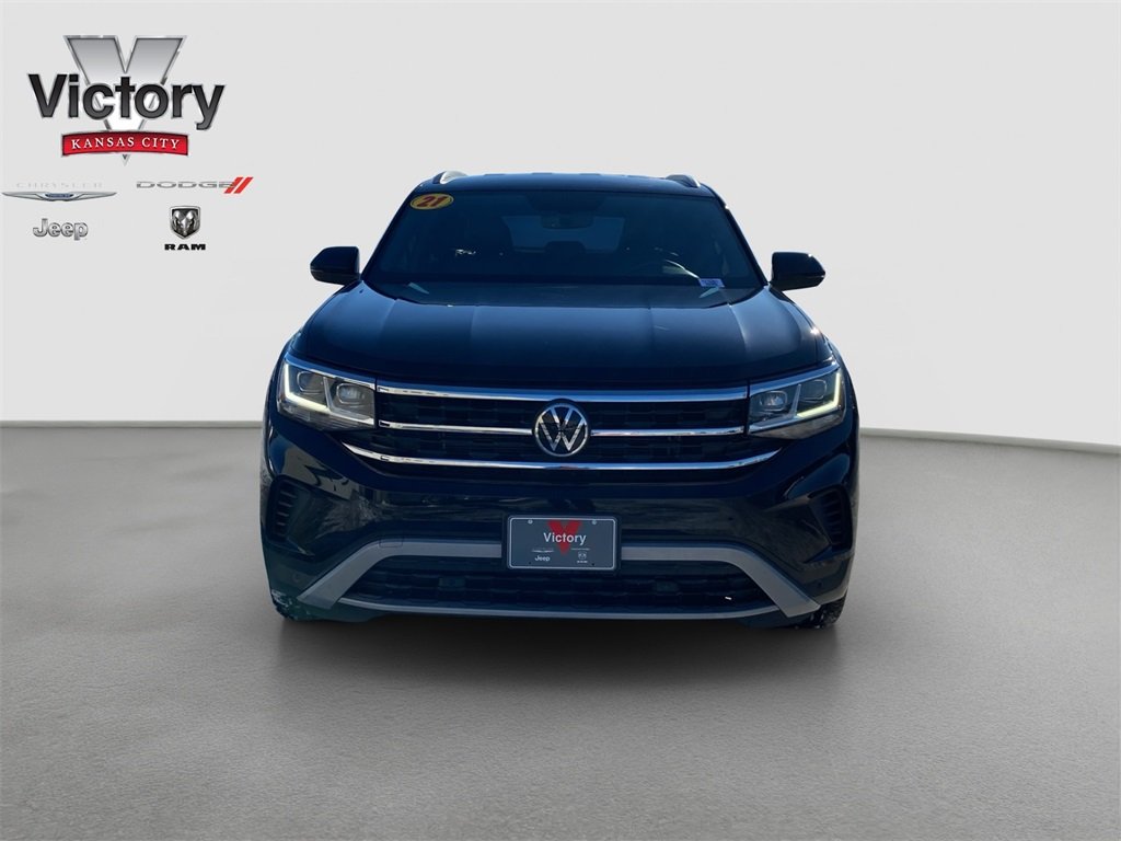 Used 2021 Volkswagen Atlas Cross Sport SE w/Tech with VIN 1V2WE2CA9MC216301 for sale in Kansas City