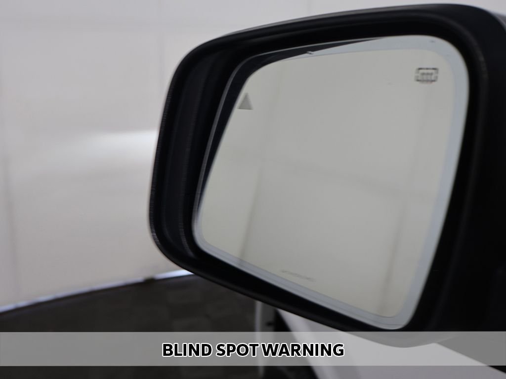 Used 2017 White Jeep Overland image 7