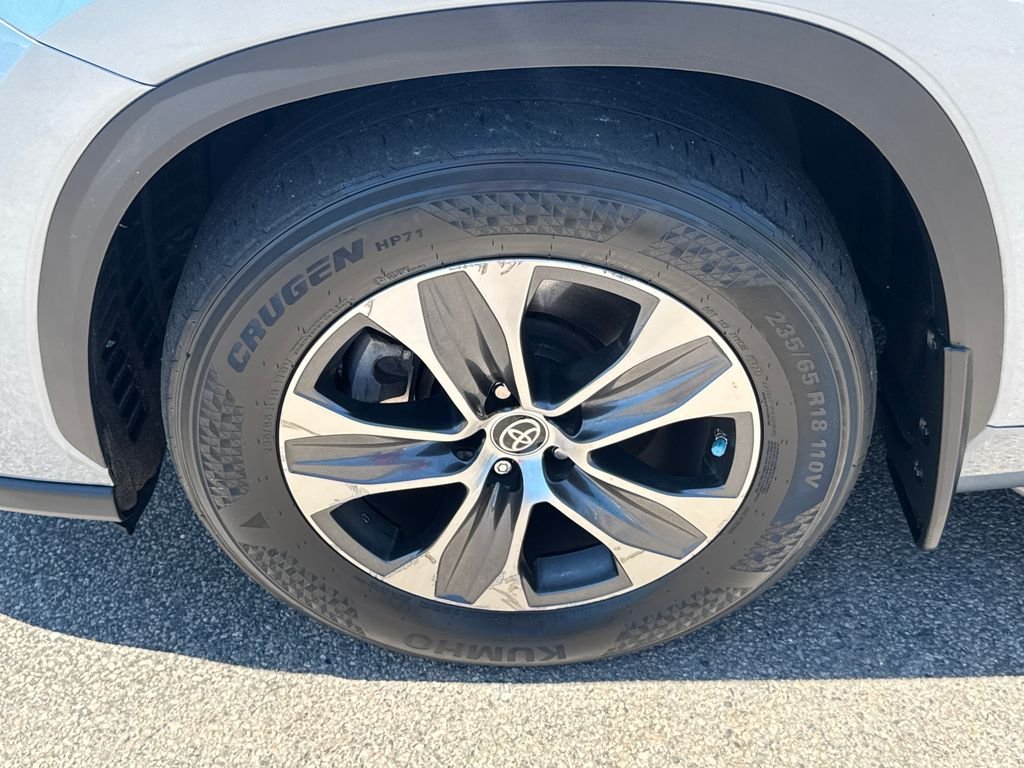 Used 2022 Gray Toyota XLE image 43