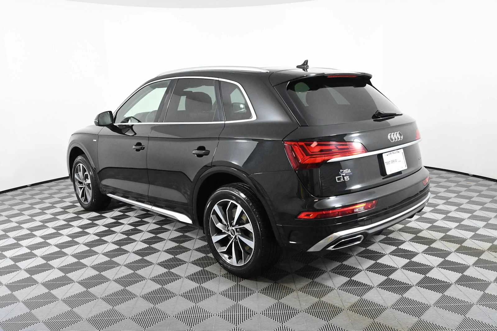 Used 2024 Mythos Black Metallic Audi S line Premium Plus image 6