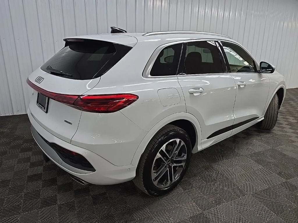 Used 2025 White Audi 2.0T Premium image 10
