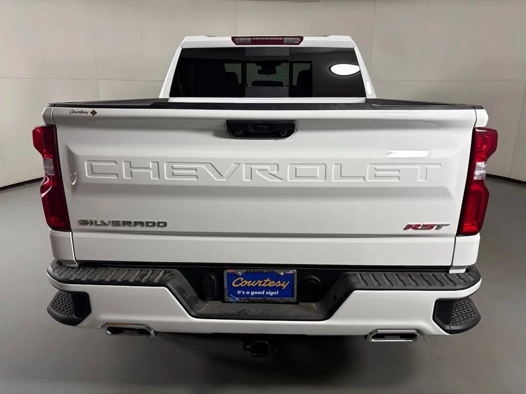 New 2026 Summit White Chevrolet RST image 8