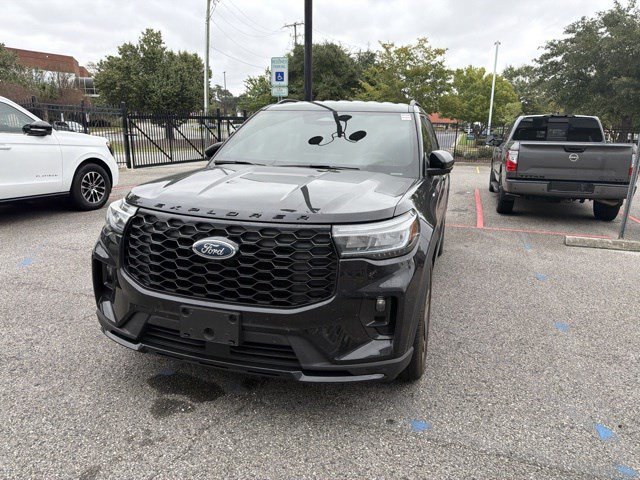 Certified Used 2025 Black Metallic Ford ST-Line image 19