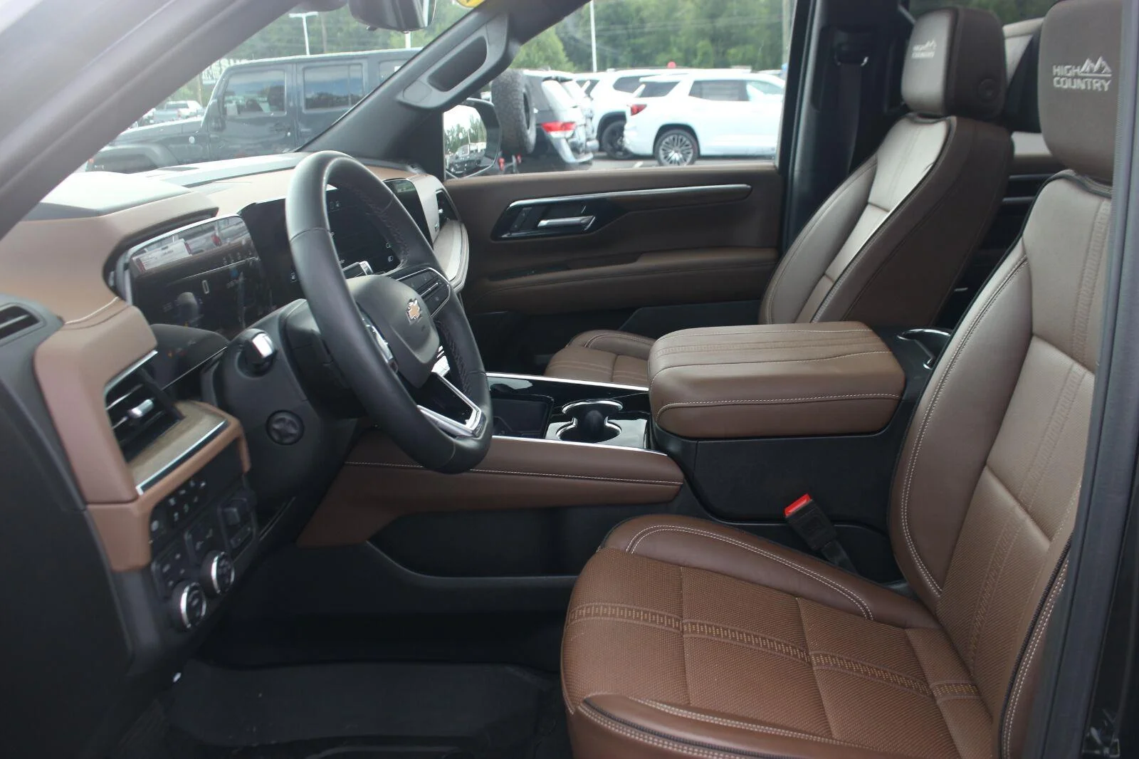 Used 2025 Black Chevrolet High Country image 16