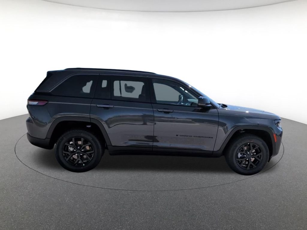 New 2026 Baltic Gray Metallic Clear-Coat Exterior Paint Jeep Altitude image 6