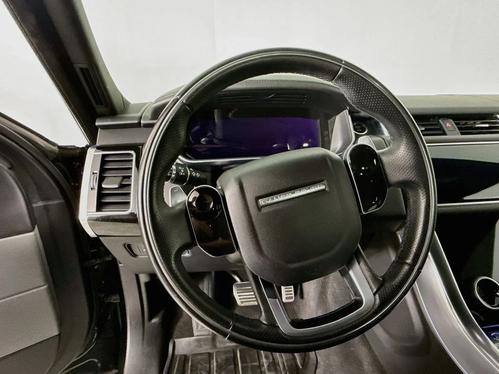 Used 2020  Land Rover HSE Dynamic image 12