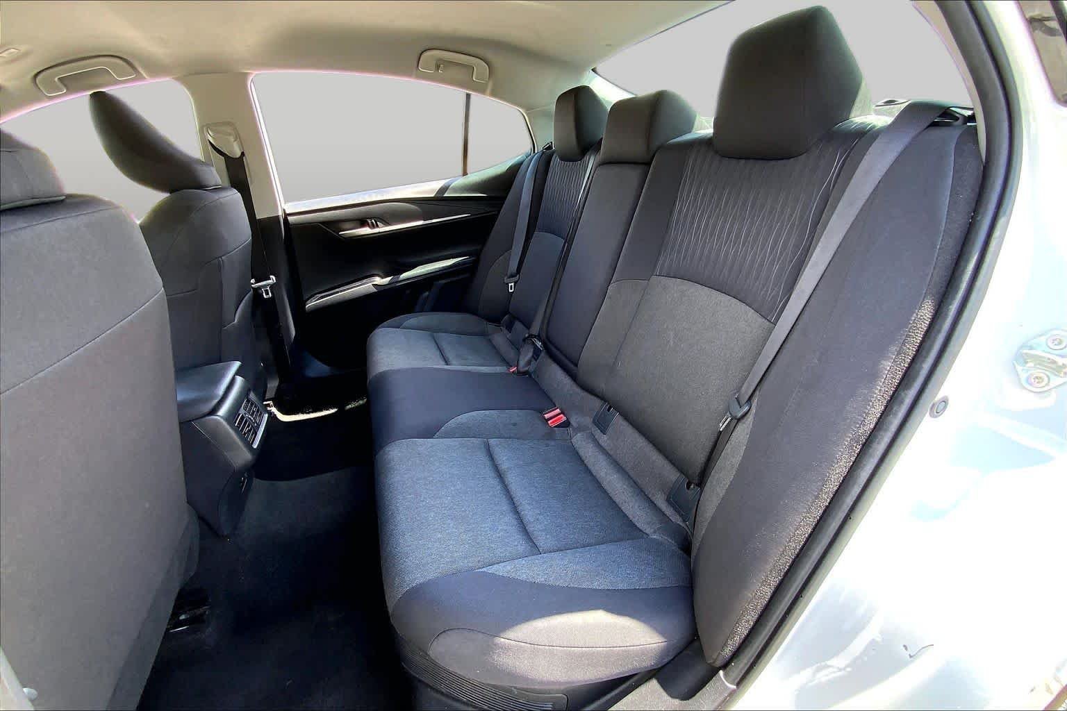Used 2025 Ice Cap Toyota LE image 20