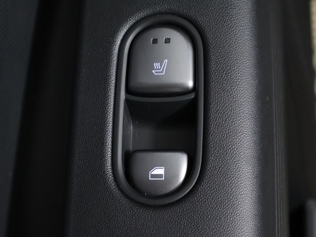 Used 2025 White Hyundai SEL image 44