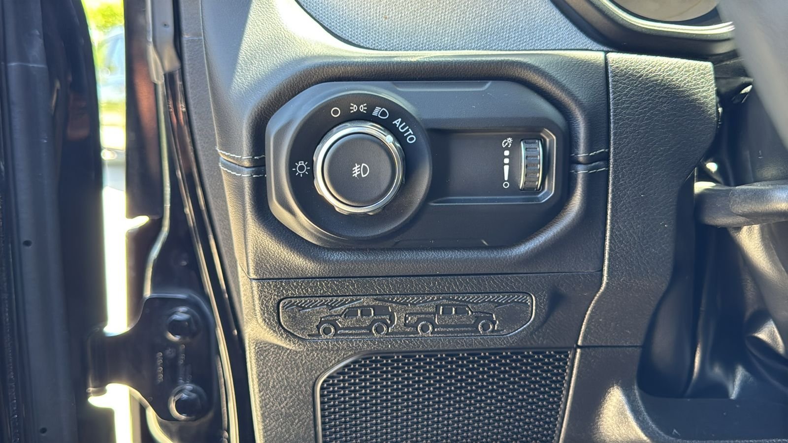Used 2025 Black Jeep Sahara image 20