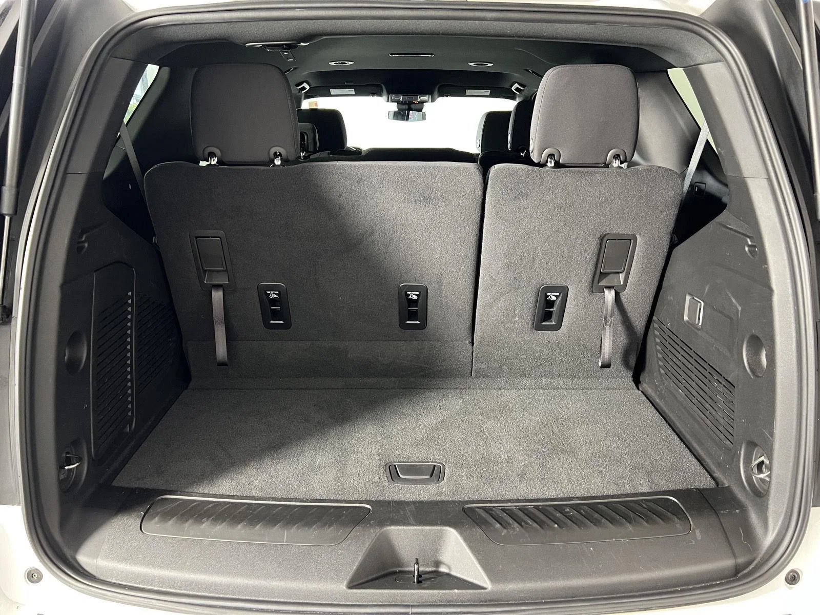 Used 2024 Summit White Chevrolet LS image 22