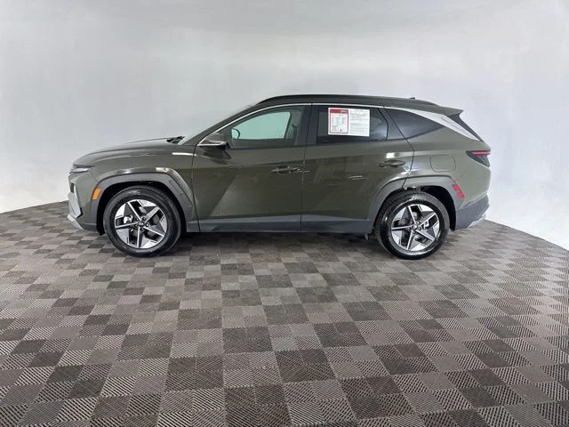 Used 2025 Green Hyundai SEL Convenience image 10