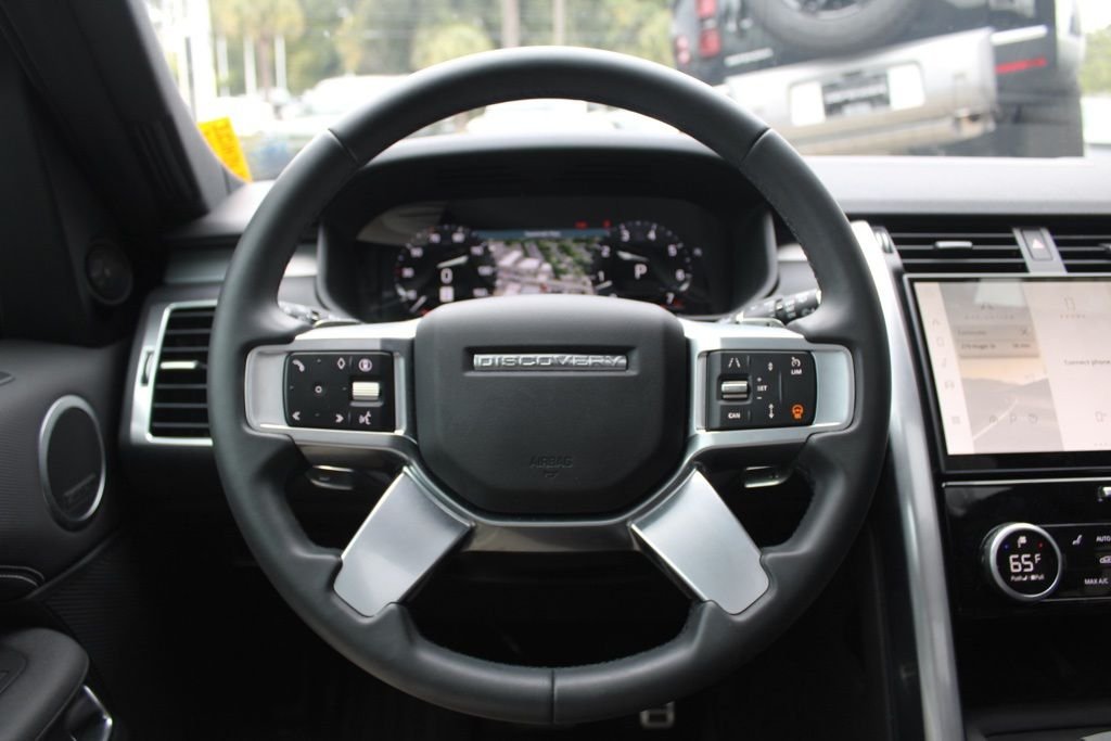 Used 2025 Blue Land Rover Dynamic SE image 15