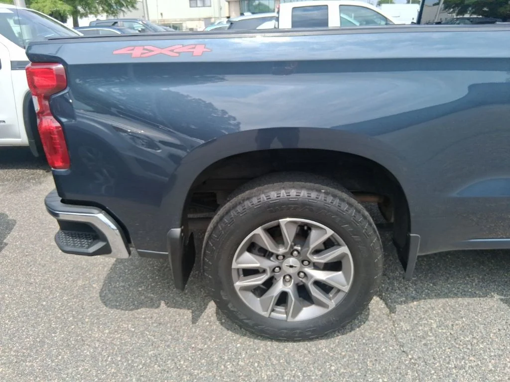 Used 2021 Gray Chevrolet LT image 5