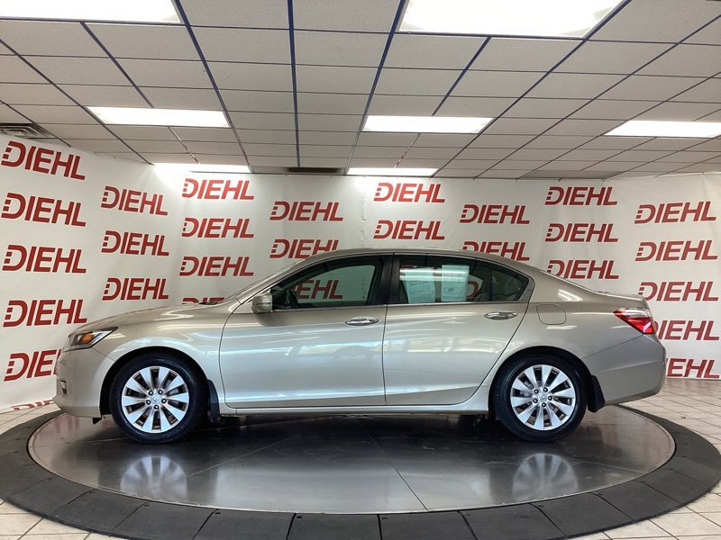 Used 2014  Honda EX image 4