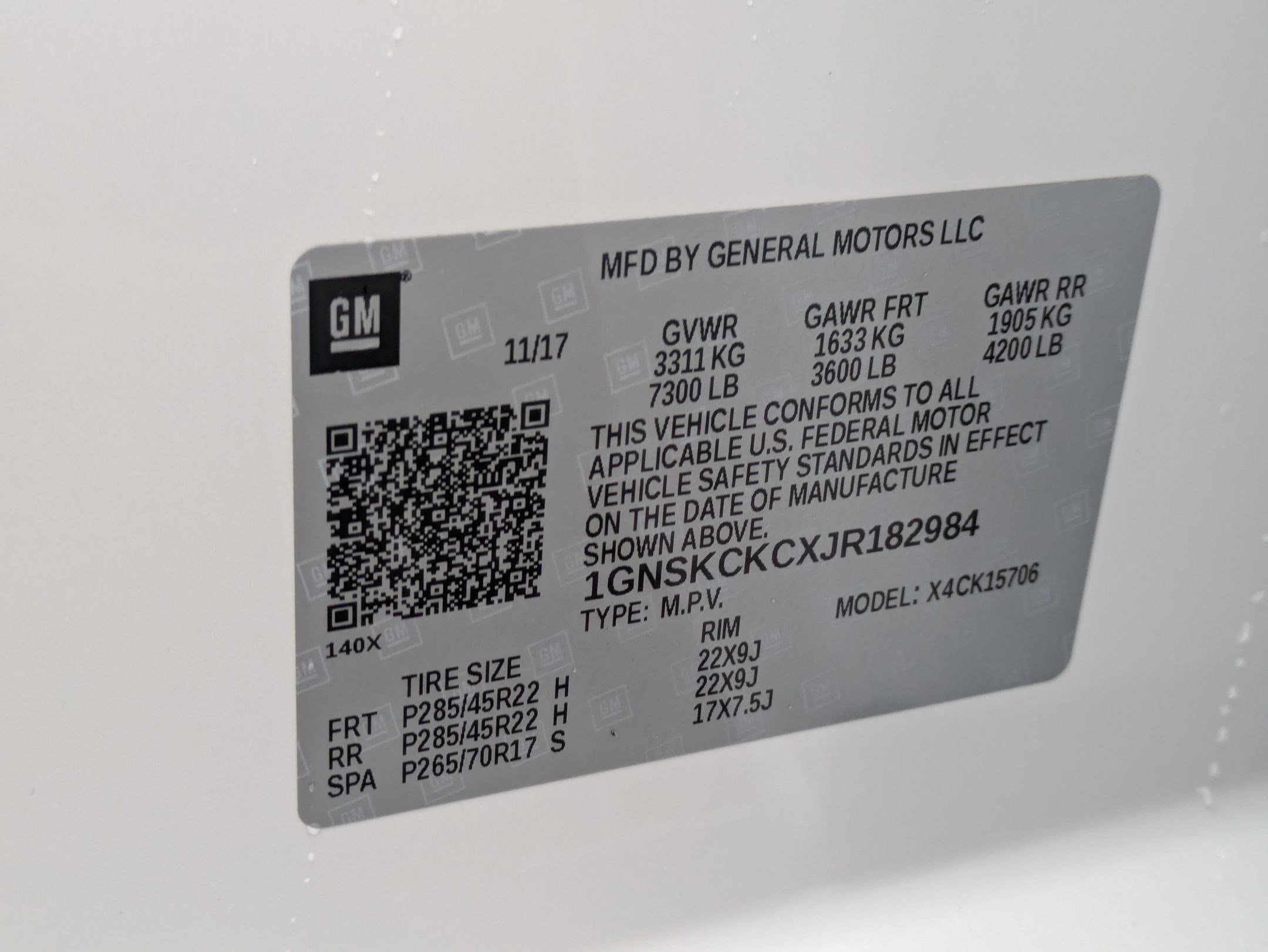 Used 2018 Iridescent Pearl Tricoat Chevrolet Premier image 32