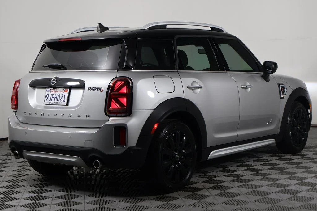Certified Used 2024 Silver MINI Signature image 4