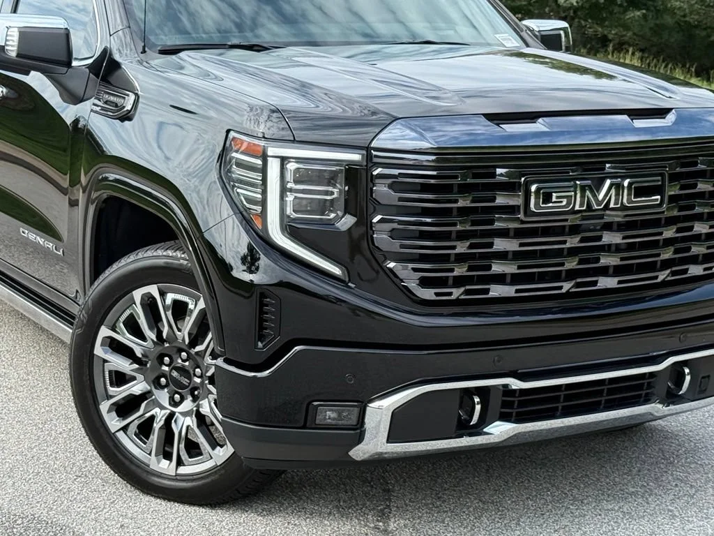 Used 2024 Onyx Black GMC Denali Ultimate image 7