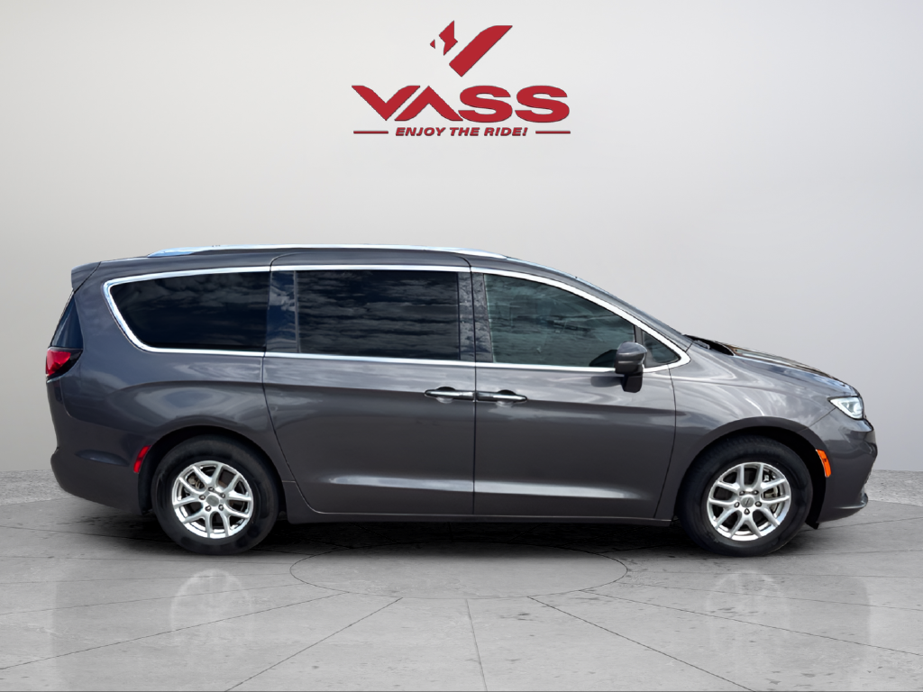 Used 2021 Gray Chrysler Touring L image 6