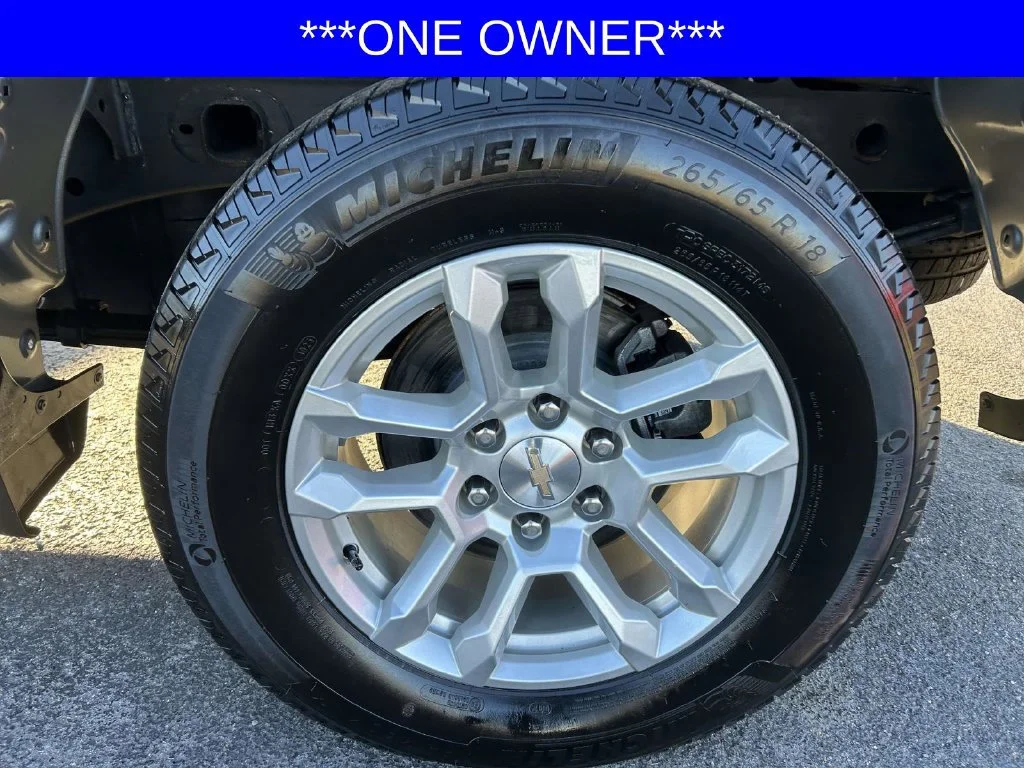Used 2025 Sterling Gray Metallic Chevrolet LT (2FL) image 10
