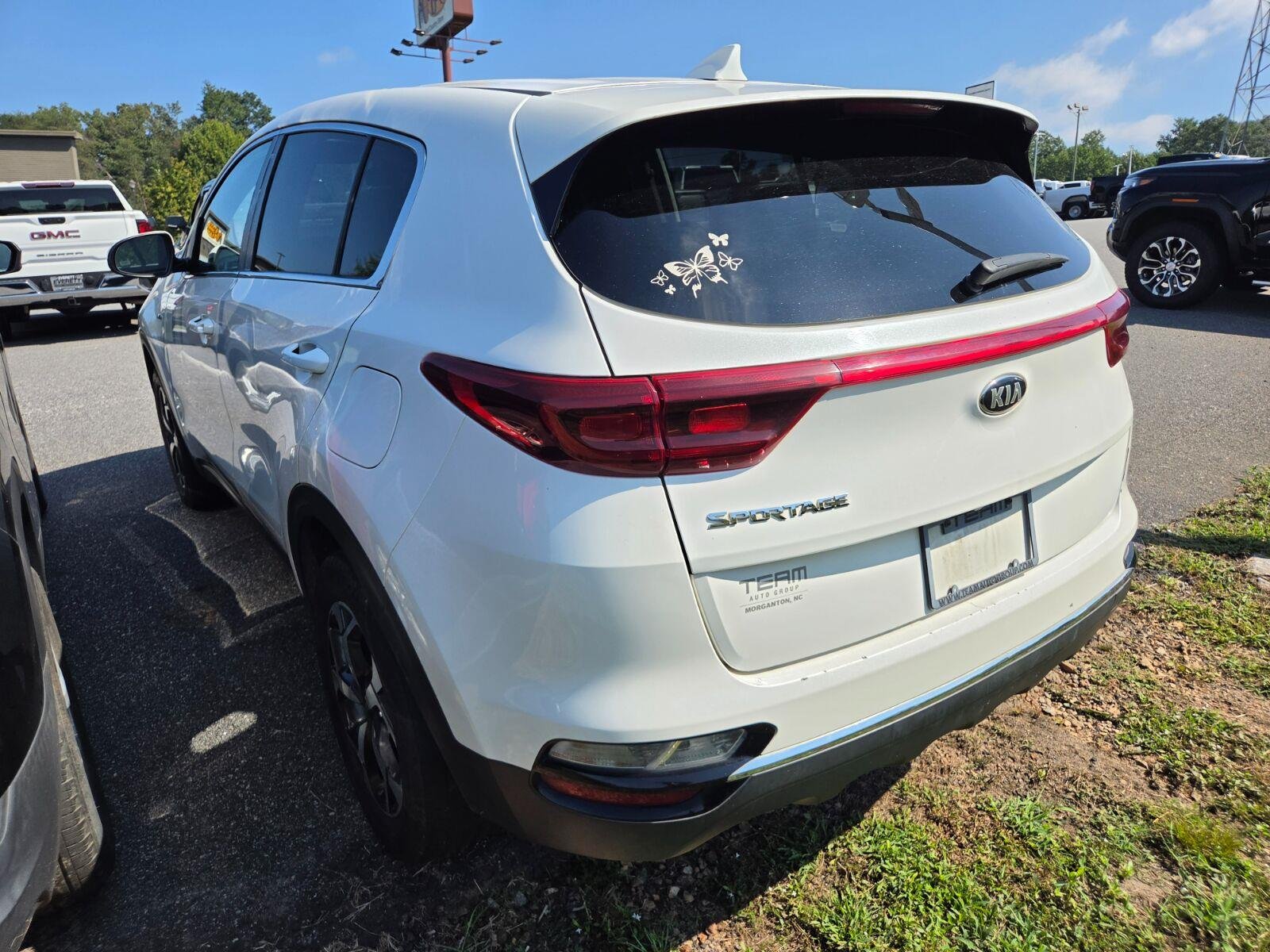 Used 2021 White Kia LX image 8