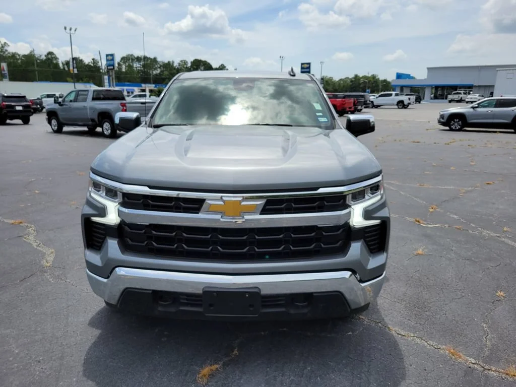 Used 2026 Sterling Gray Metallic Chevrolet LT image 8