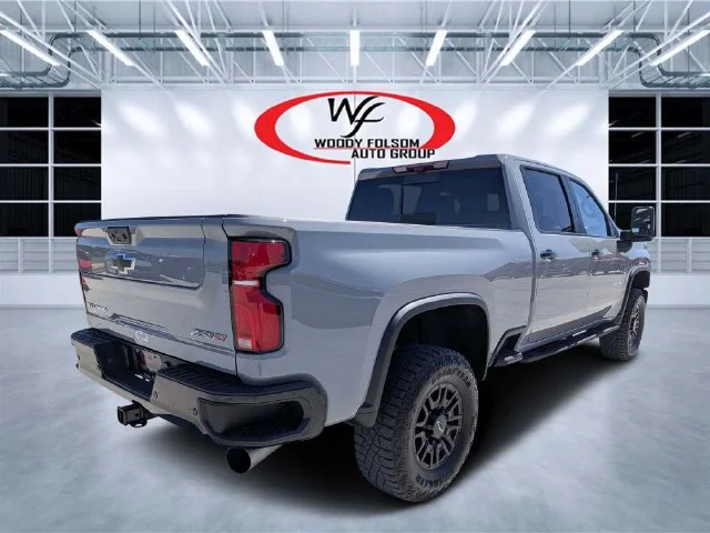 Used 2025 Gray Chevrolet ZR2 image 3