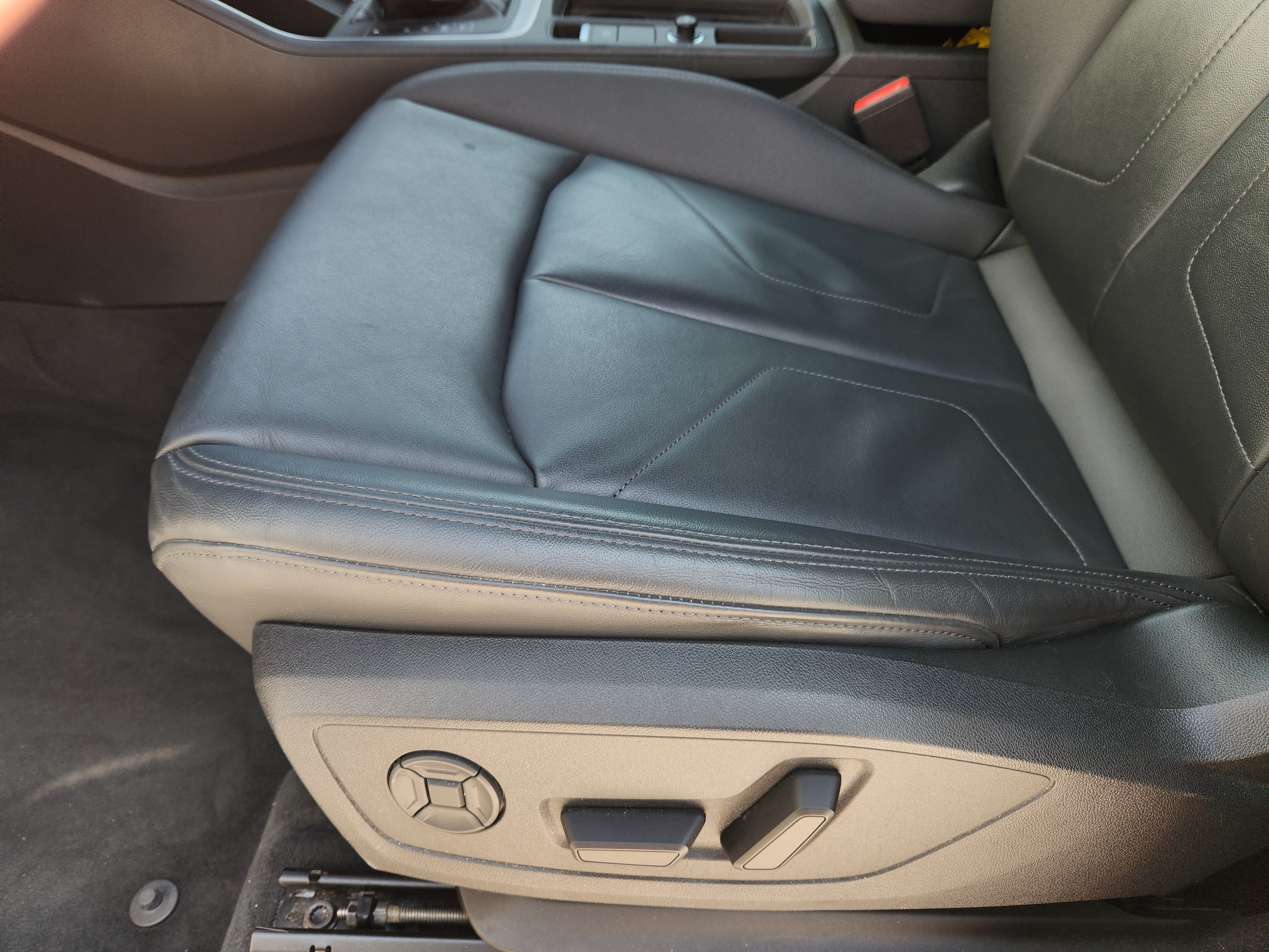 Used 2025  Audi S line Premium image 26