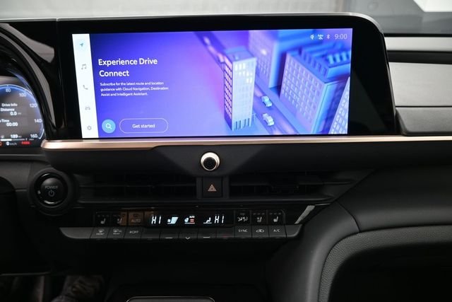 Used 2025  Toyota XLE image 31