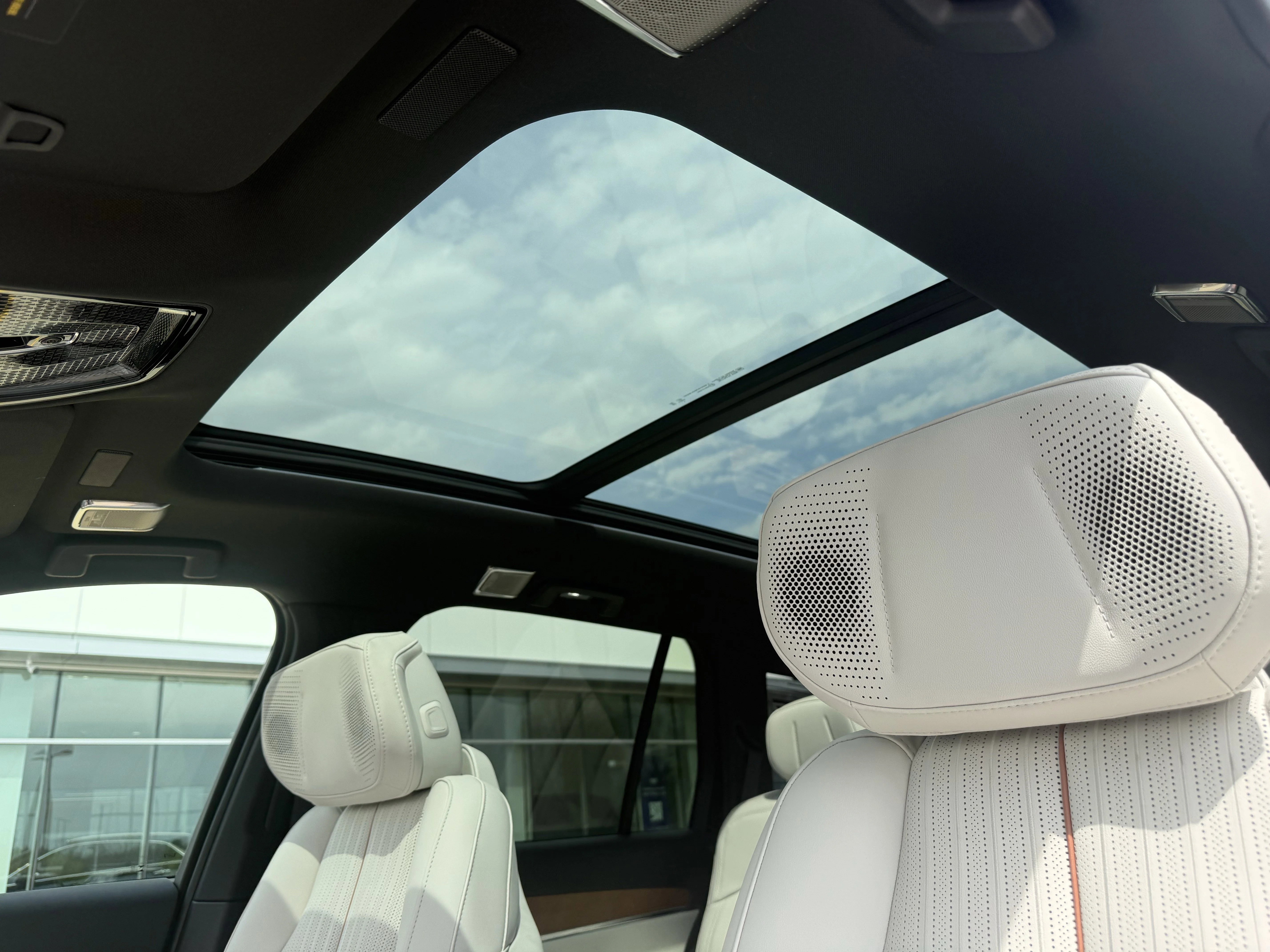 2026 Cadillac VISTIQ Sport - Photo 19