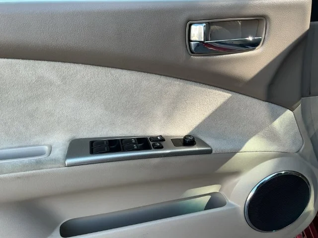 Used 2006  Nissan 2.5 S image 10