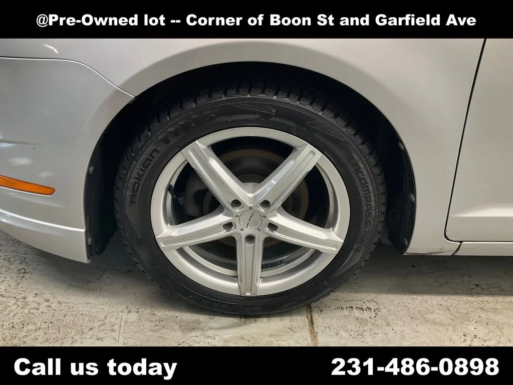 Used 2010  Ford SEL image 11