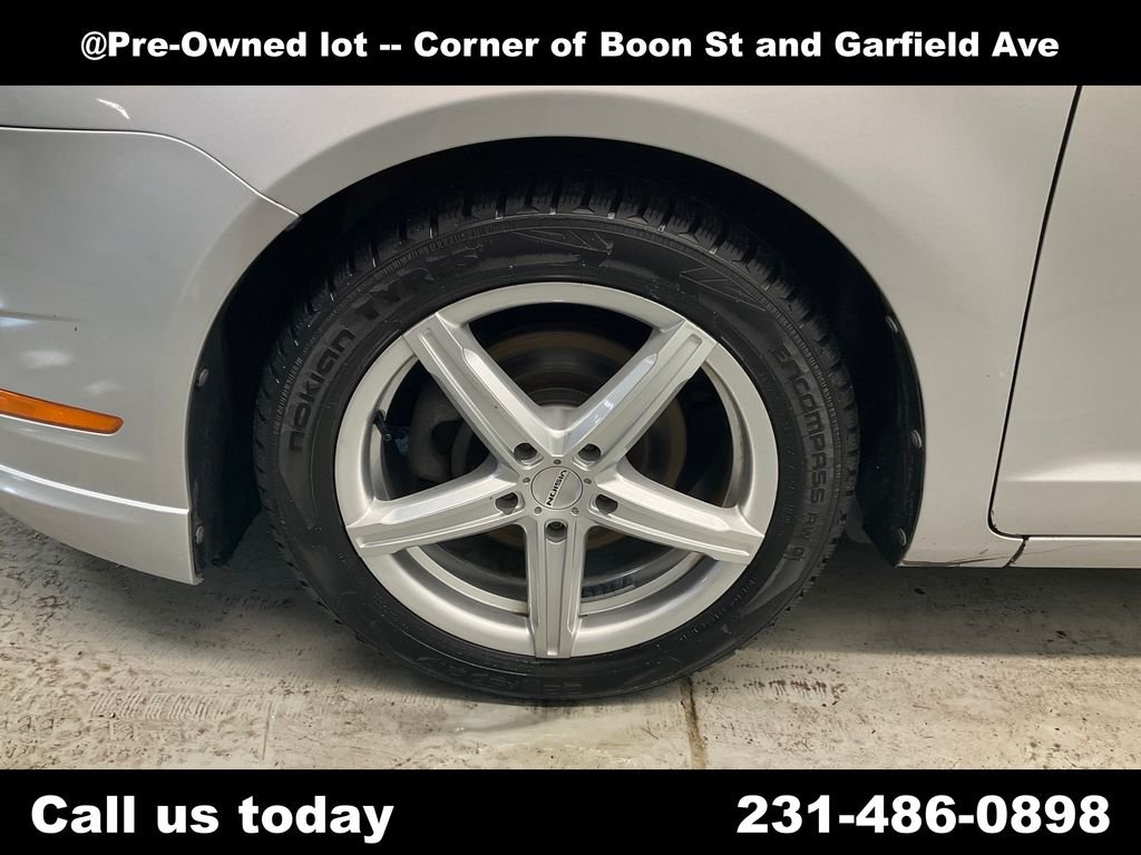 Used 2010  Ford SEL image 11